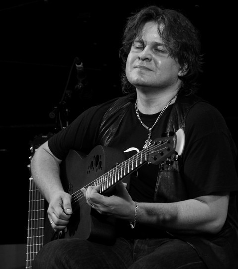 Roman Miroshnichenko, guitar