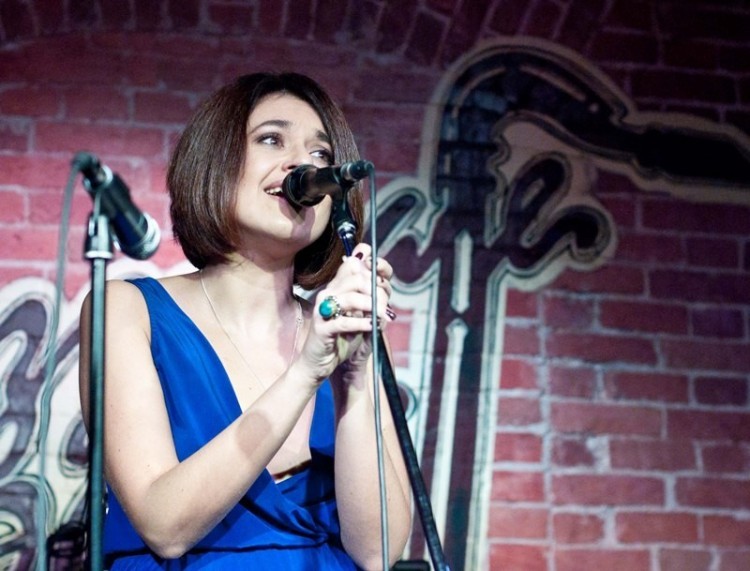 Олеся Ялунина, вокал, певица