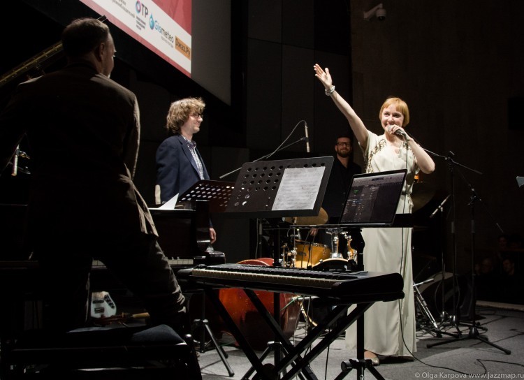 Вокалистка Анна Бутурлина, джаз, концерт в ЦДХ