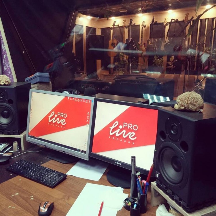 Pro-Live FAMILY RECORDS