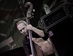 Авишай Коэн / Avishai Cohen (контрабас, вокал)