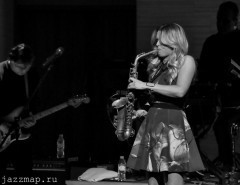 Candy Dulfer (саксфон) - выступление в ММДМ 26 марта 2014