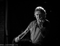 Скрипач Дидье Локвуд (Didier Lockwood) в клубе Эссе 07.04.2014