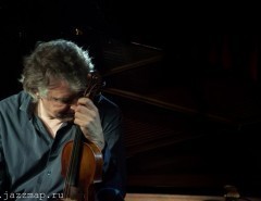 Скрипач Дидье Локвуд (Didier Lockwood) в клубе Эссе 07.04.2014