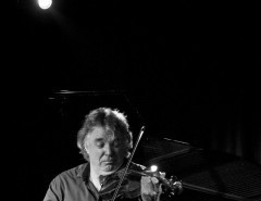 Скрипач Дидье Локвуд (Didier Lockwood) в клубе Эссе 07.04.2014