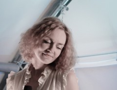 Анна Бутурлина (вокал) на летней сцене в Коломенском