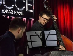 Алекс Сипягин (труба), Макар Новиков (контрабас), Саша Машин (ударные),  Алексей Иванников (клавиши)