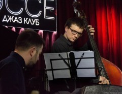 Алекс Сипягин (труба), Макар Новиков (контрабас), Саша Машин (ударные),  Алексей Иванников (клавиши)
