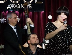 Квартет саксофонистов и Карина Кожевникова (вокал) в клубе Эссе 25.12.2015