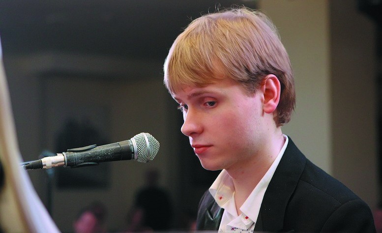 Oleg Akkuratov/Kate Davis Trio/Россия-США