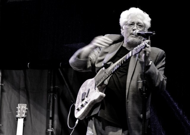 выступление гитариста Larry Coryell